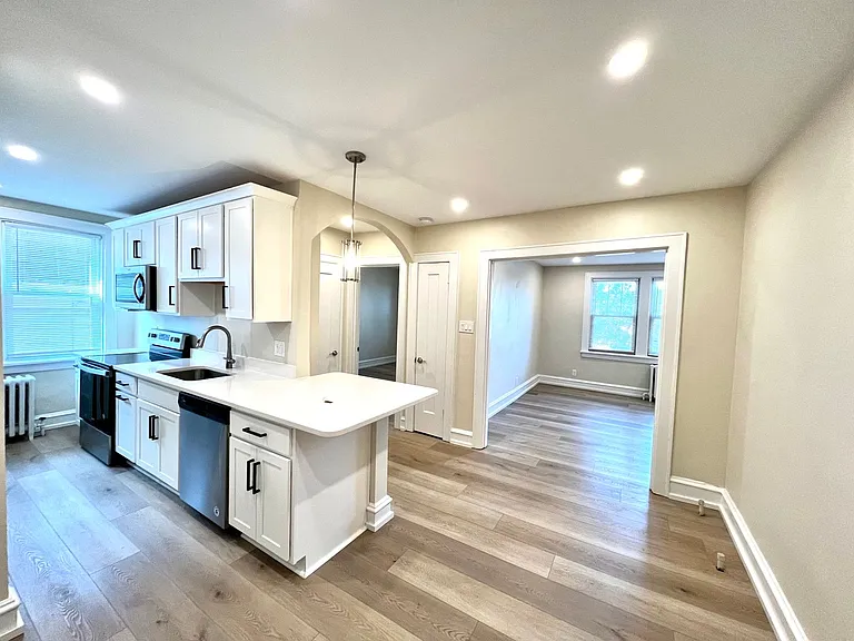 1241 Illinois Ave — Photo 17