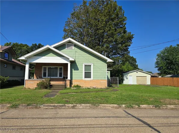 806 Columbia Ave, Williamstown, WV 26187