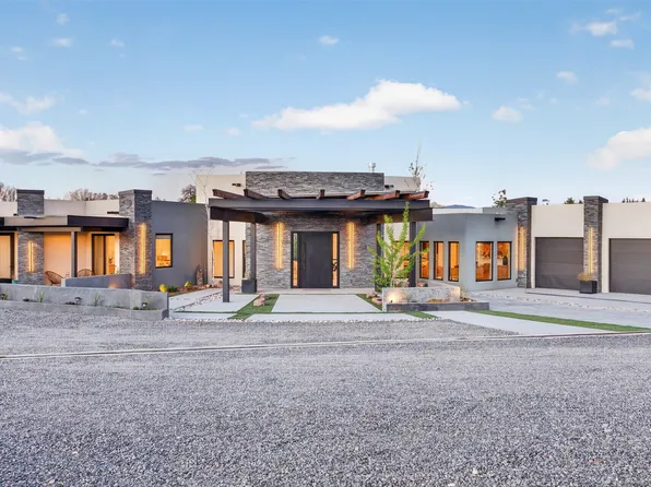 25 Calle Milpa, Santa Fe, NM 87507