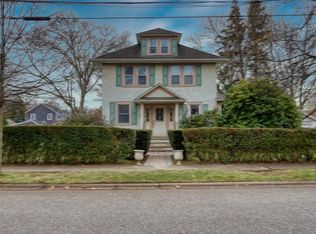 64 Ketewamoke Ave, Babylon, NY 11702