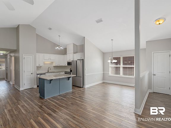 5th image of 7715 Avery Ln