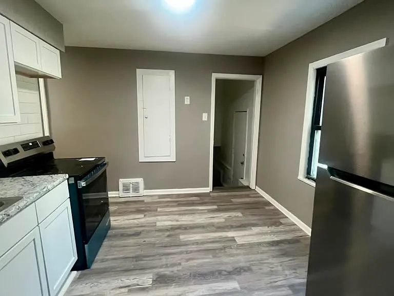 8000 Busiek Ave — Photo 10