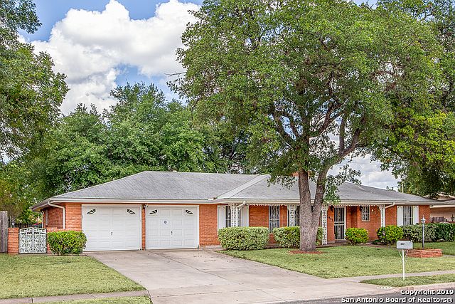 1st image of 3447 Chateau Dr