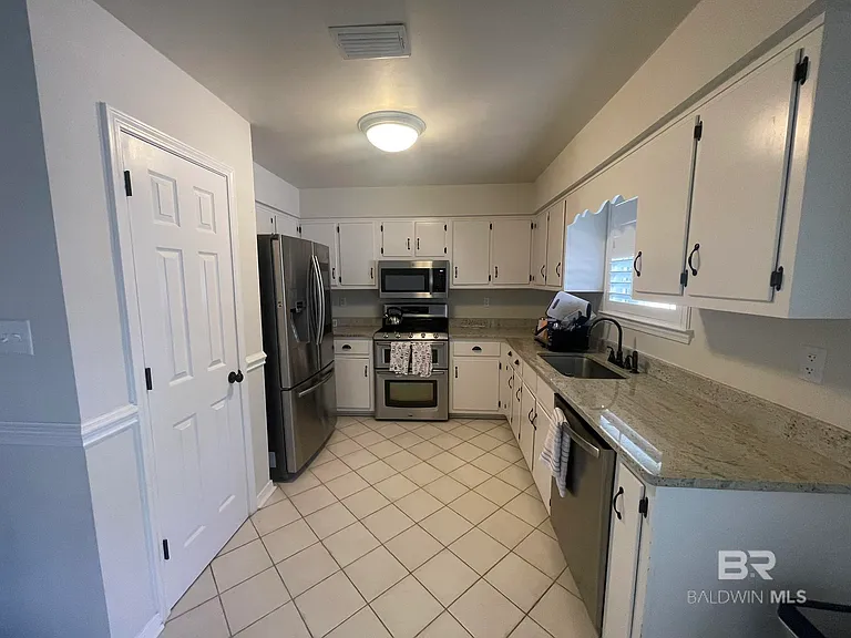 35405 Pine Rd S — Photo 9