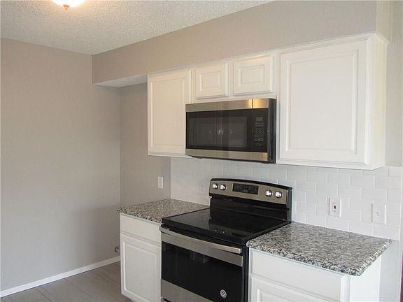 4th image of 6140 Catherine Ln