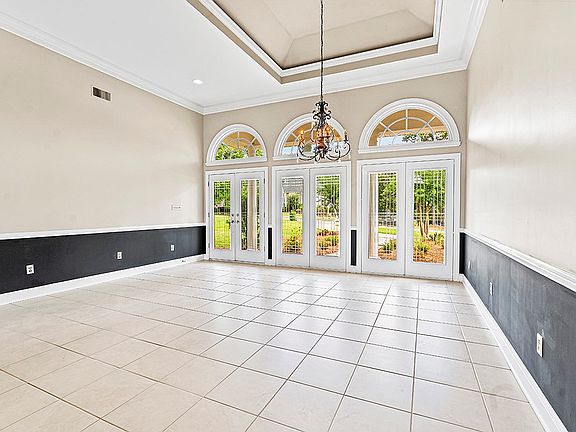 2nd image of 106 Chipping Ct