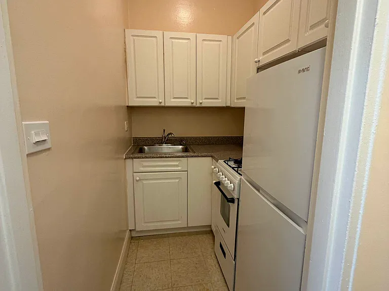 69-39 Yellowstone Blvd #10 — Photo 3