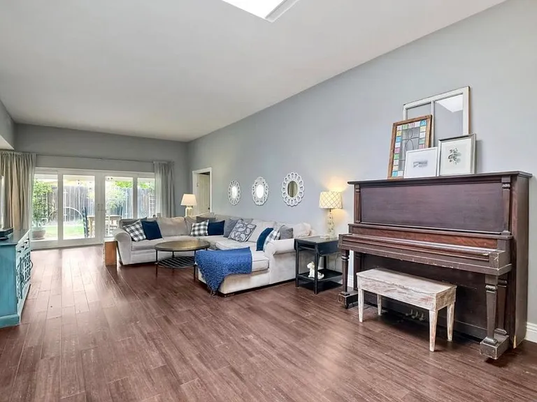 13234 Lingre Ave — Photo 3