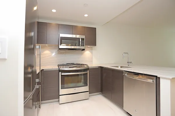 Rented by Stonehenge NYC LLC | media 15