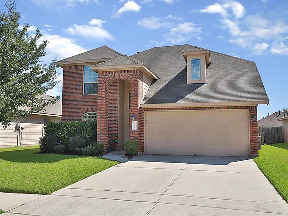 Mature landscaping in place - great curb appeal!
