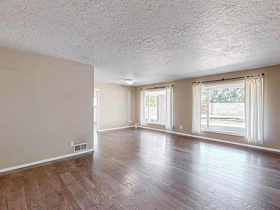 4th image of 6913 Las Vegas Ave NE