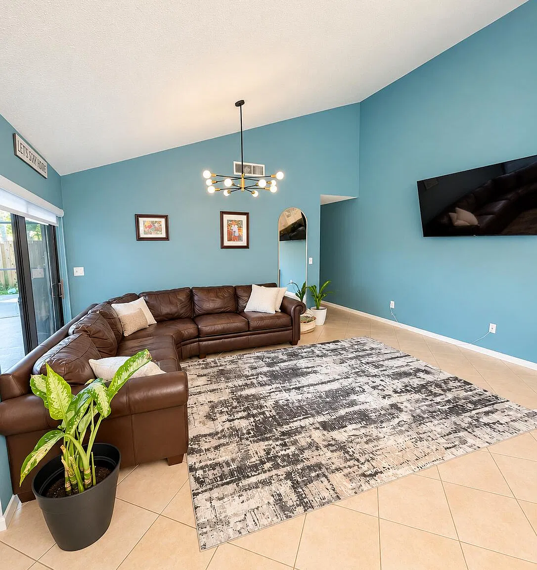 3 bed, 2.0 bath, 1332 sqft, $3,400 — Photo 4