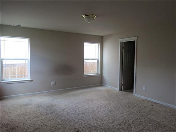 2nd image of 9303 179th St E