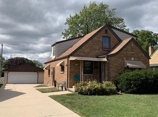 2157 S 98th St, West Allis, WI 53227