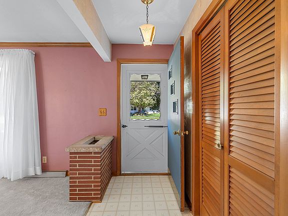 4th image of 222 Longview Ave