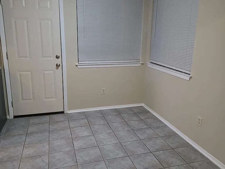 8802 Clearbrook Trl — Photo 8