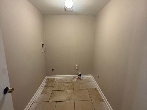 4th image of 5446 POTOMAC Avenue
