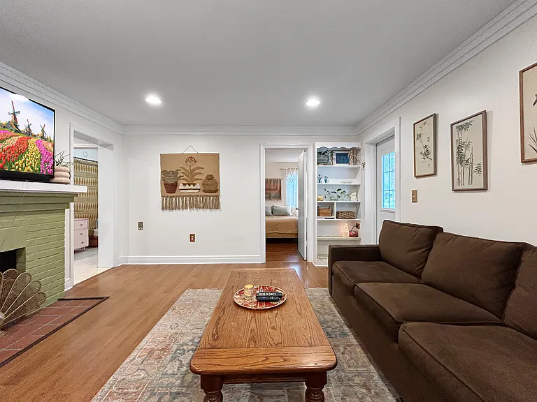 3829 Chapel Dr — Photo 4