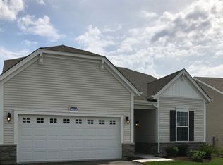 1050 Glendale Rd, Pingree Grove, IL 60140