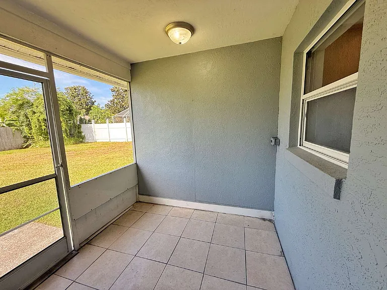 39 Fischer Ln — Photo 23