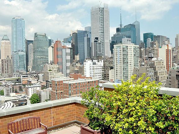 3rd image of 444 W 35th St APT 18A