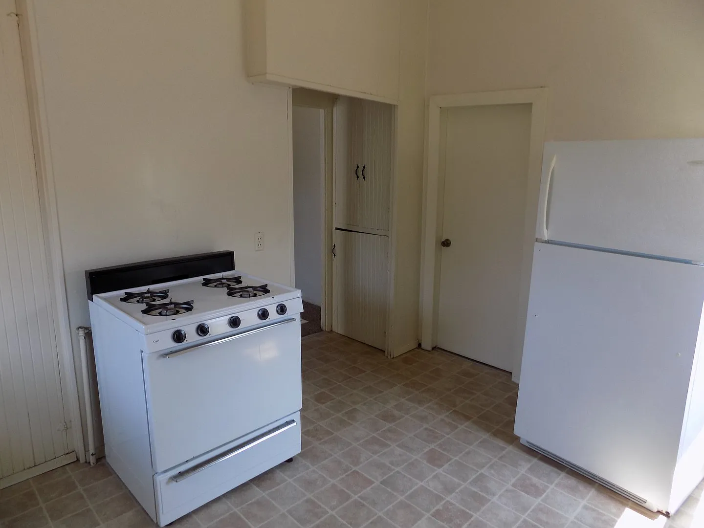 0163 735 & 745 Grand Avenue — Photo 4