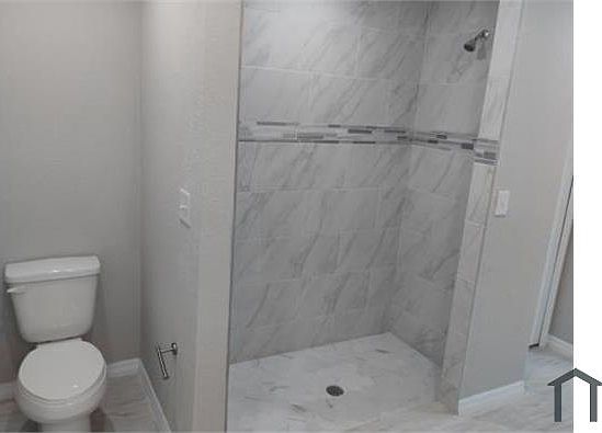 4th image of 4065 NW 36th Ave