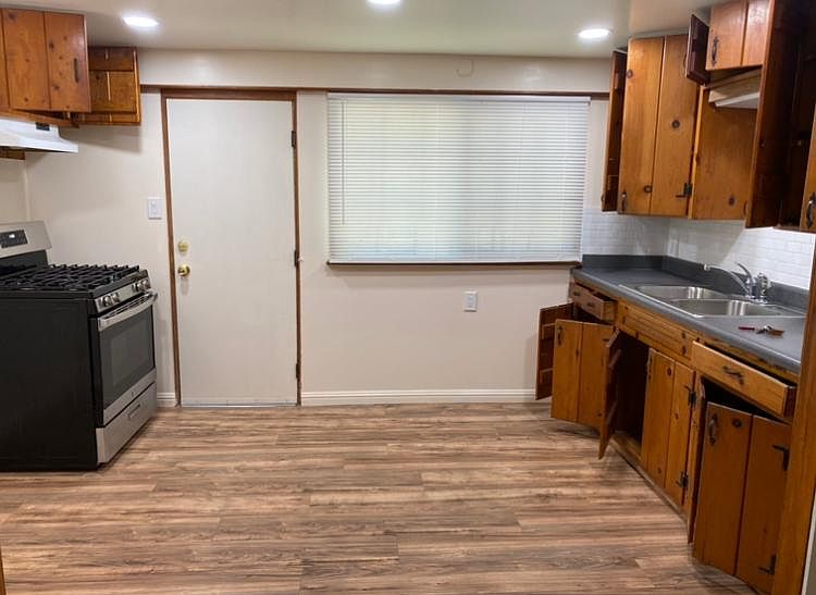 2nd image of 325 N Monterey St #B