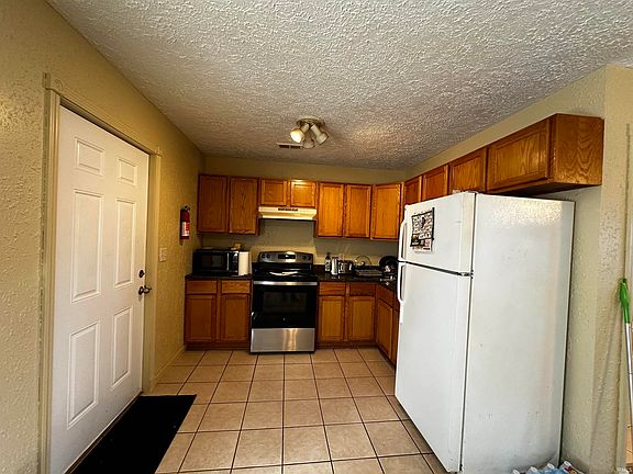 4th image of 30 W Miner Ave