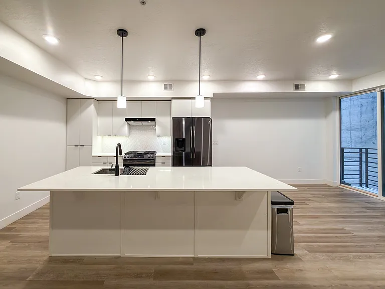 933 S Washington St #111 — Photo 6