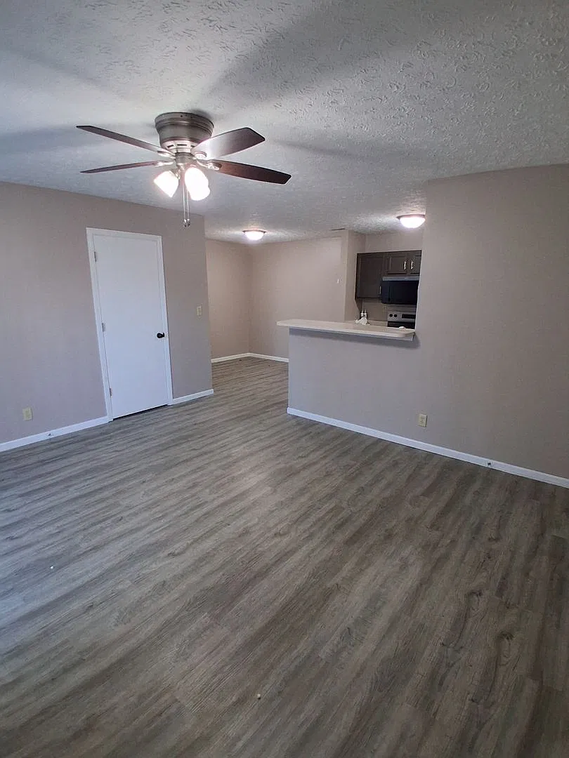 10 Bridgewater Ct — Photo 1