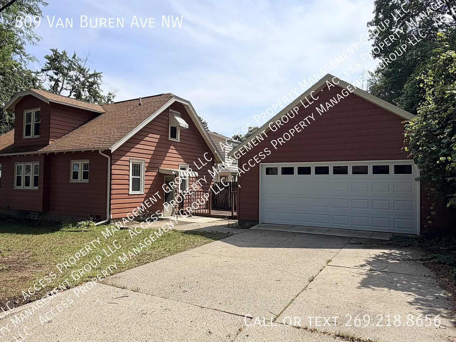 Great NW Side Home with Garage by Valley Field — Photo 2
