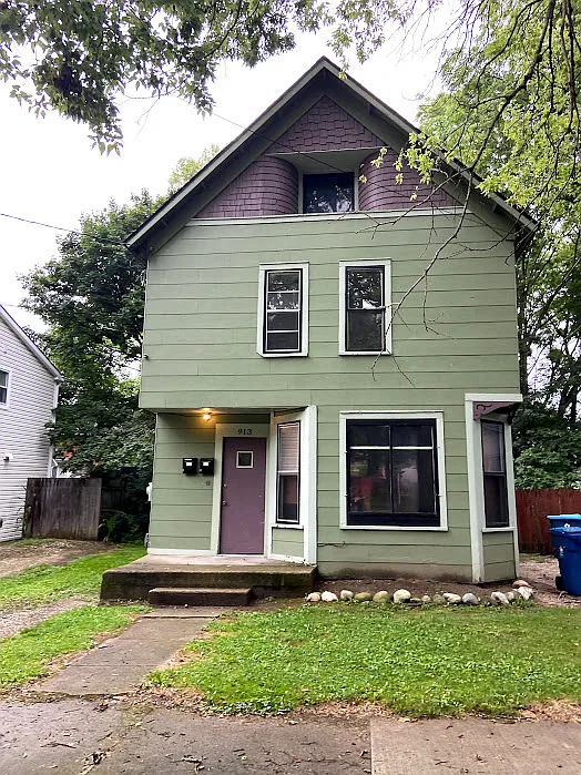 913 Village St — Photo 1