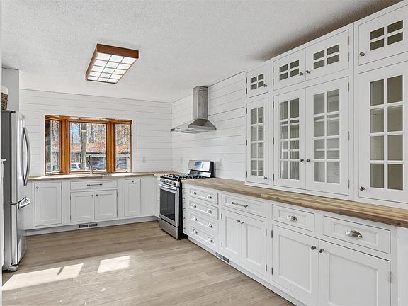 2nd image of 12255 Arbutus Avenue