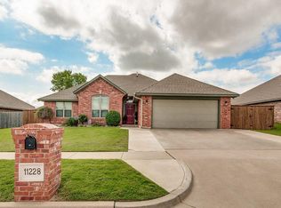 11228 NW 102nd St, Yukon, OK 73099