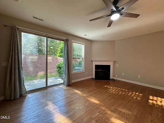 4th image of 128 Alamosa Pl