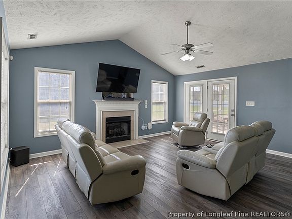4th image of 238 Emma Ln