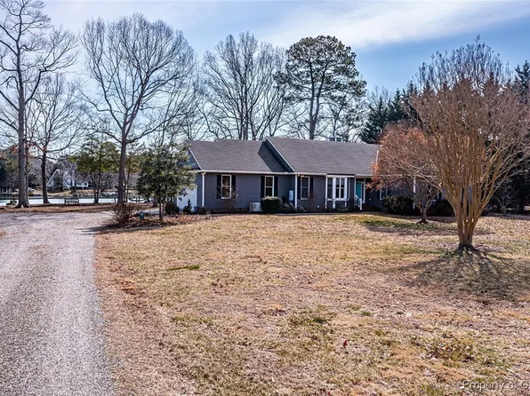 1663 Clifton Landing Ln, Kilmarnock, VA 22482