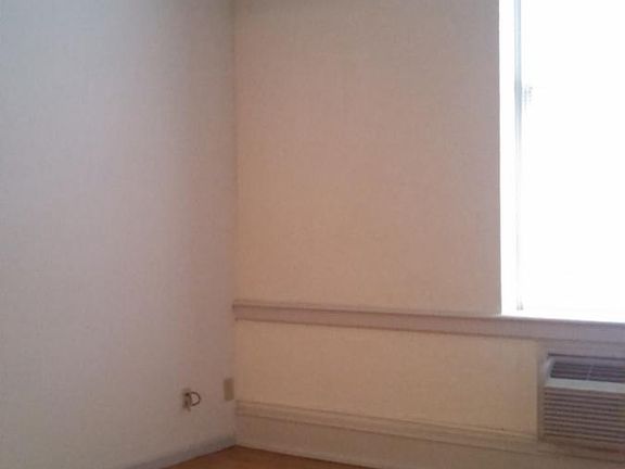 Living/Dining Area. Abundant natural light. Beautiful hardwood floors.
255 sq.ft.