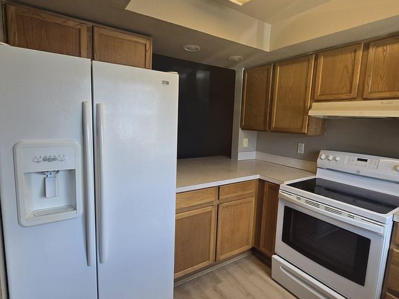 2nd image of 15723 Admiralty Way