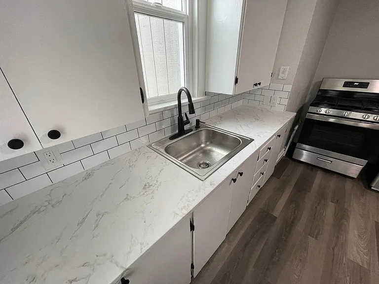 2232 Hoyt Ave- 5 Unit — Photo 5