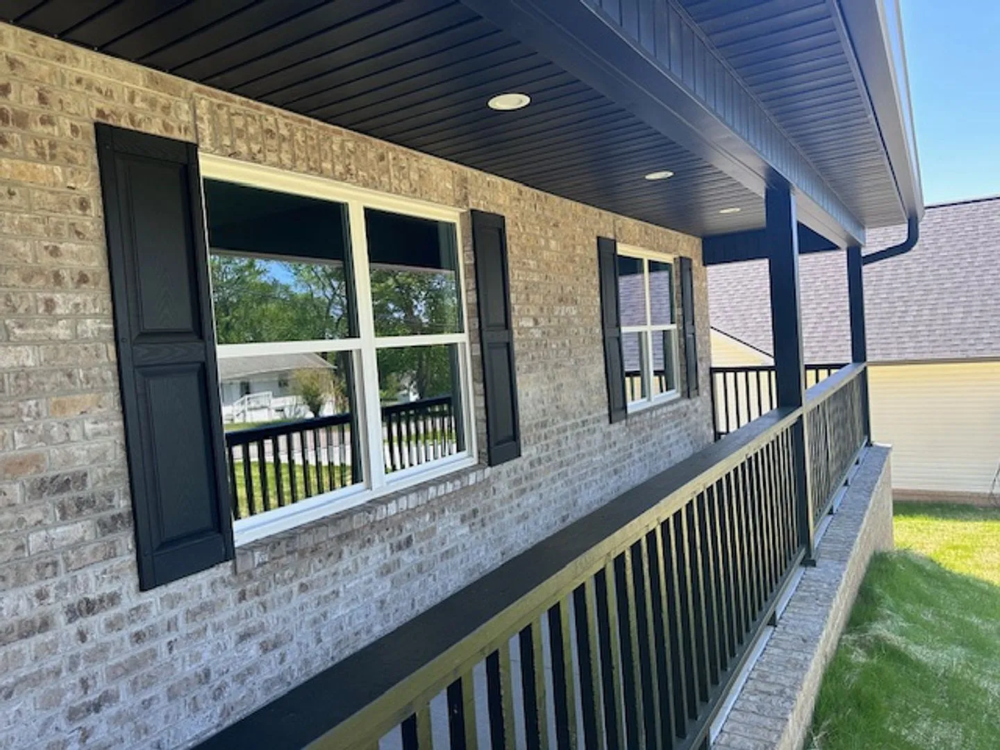 4 bed, 2.0 bath, 2150 sqft, $2,500 — Photo 3