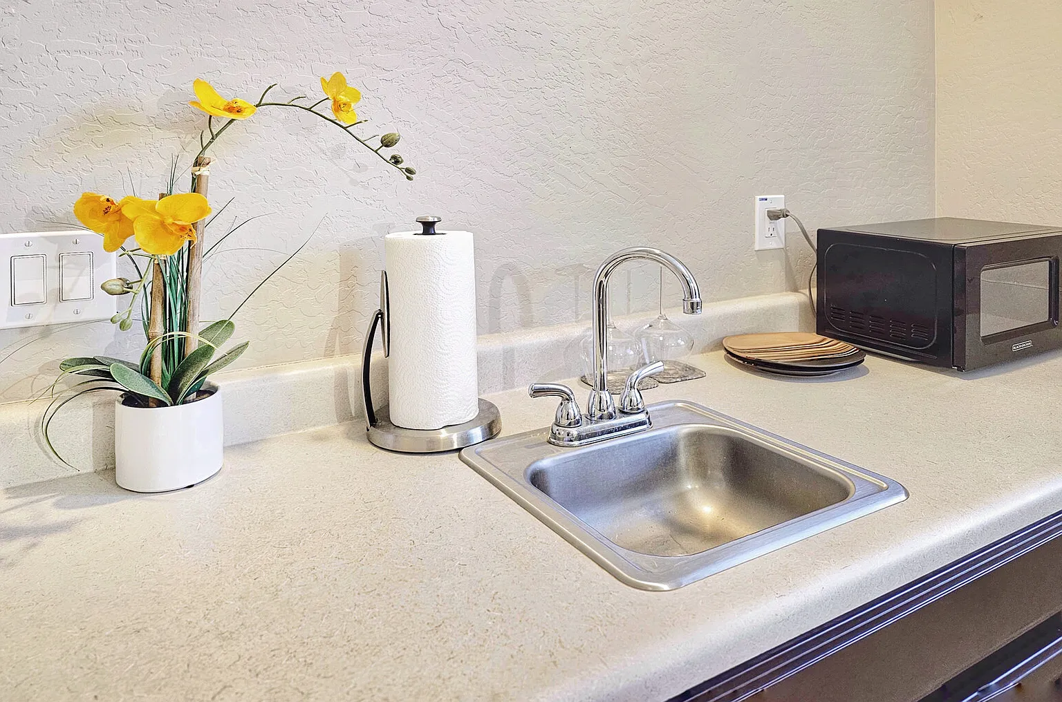 Spacious Desert Suite Minutes to Phoenix | Pets! — Photo 4