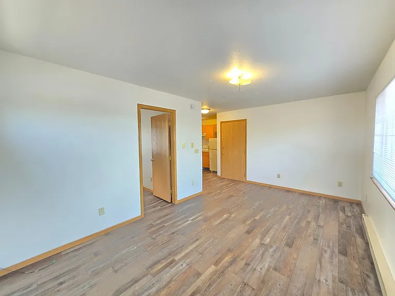 421 S Williams Ave — Photo 6