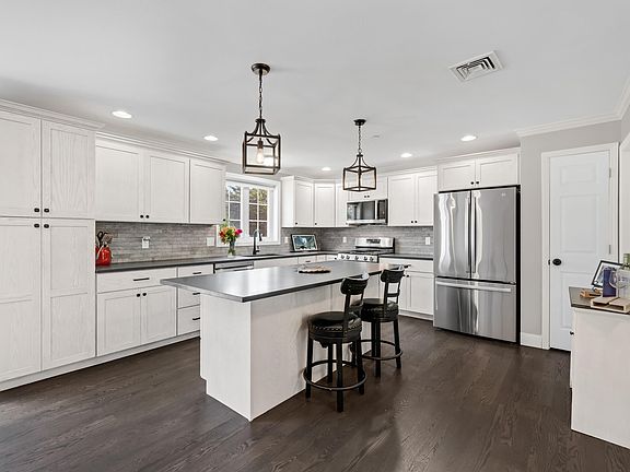 5th image of 22 Scribner Road #4