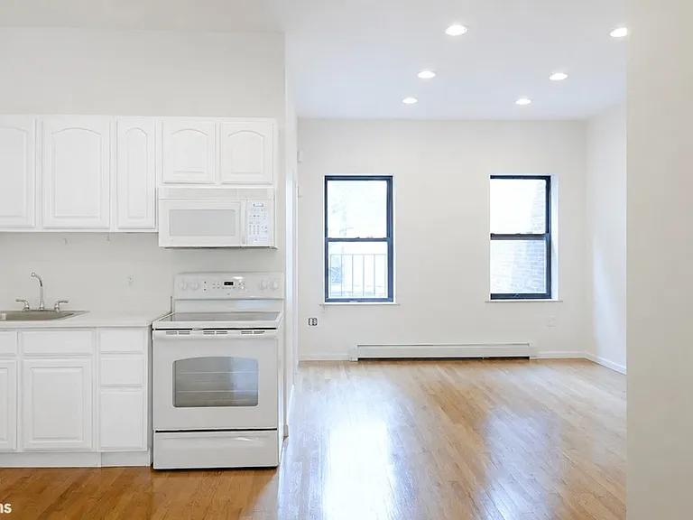 805 6th Ave #3 — Photo 4