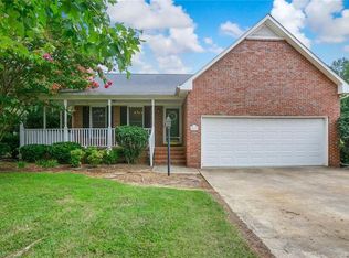 832 N Greensboro St, Liberty, NC 27298