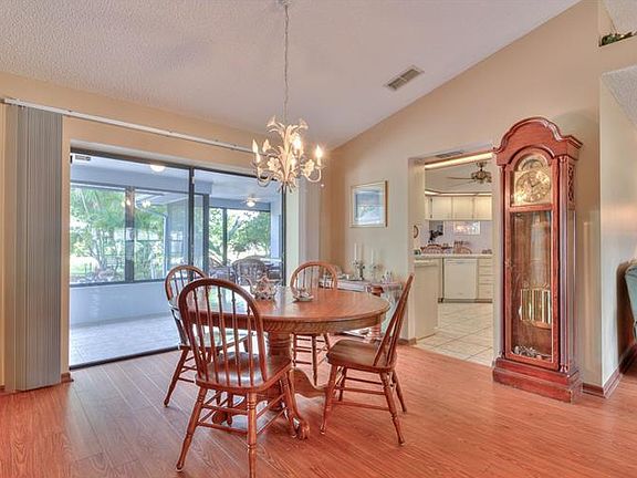 4th image of 461 Windermere Dr
