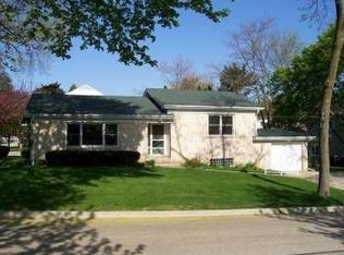 433 Windsor Ter, Libertyville, IL 60048