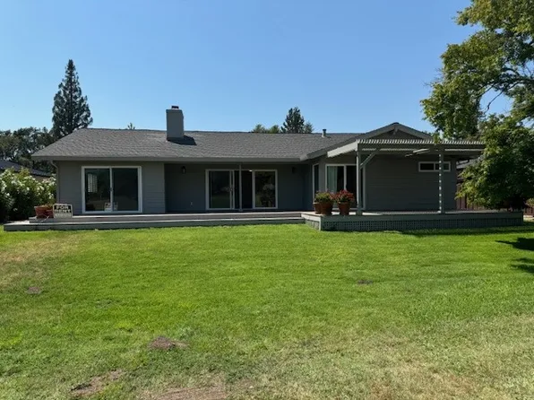 208 Kaanapali Dr, Napa, CA 94558